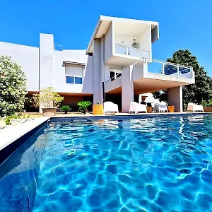 https://villa-orizzonte-sullo-jonio.sicilyhotelsitaly.net